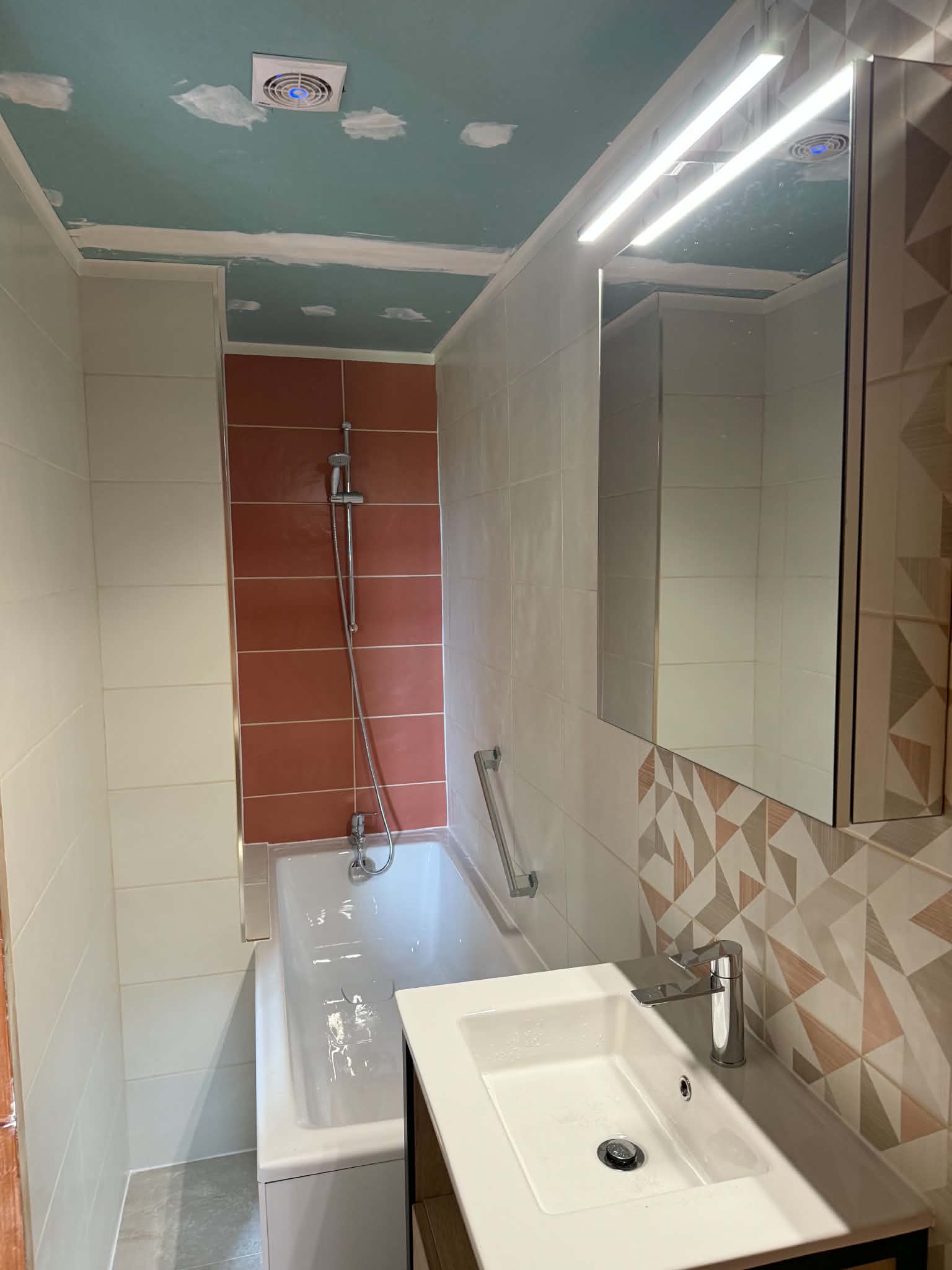 Salle de bain rénovée photo 14